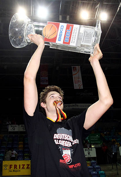 还要在更衣 还要在更衣