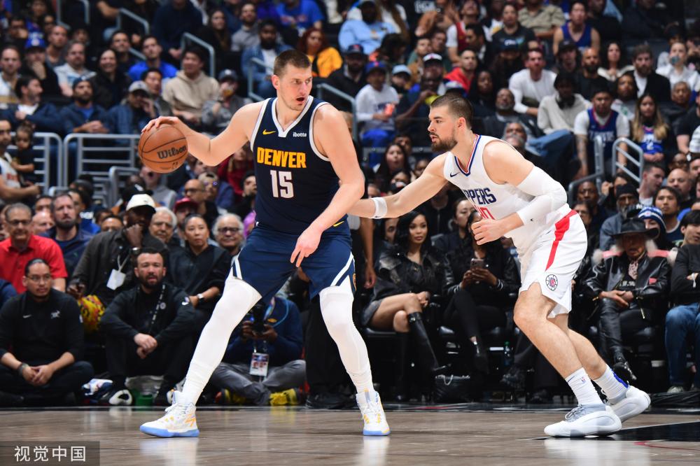 队在困境中 队在困境中